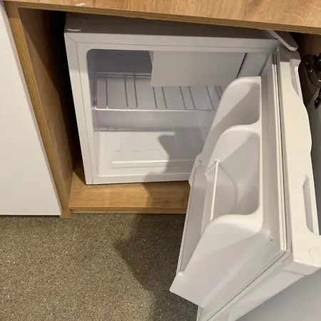 Qyteza & 4*