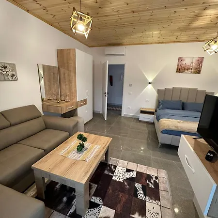 Qyteza & Maison d'hôtes Rrence