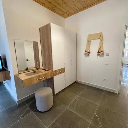 Pensjonat Qyteza & 4*